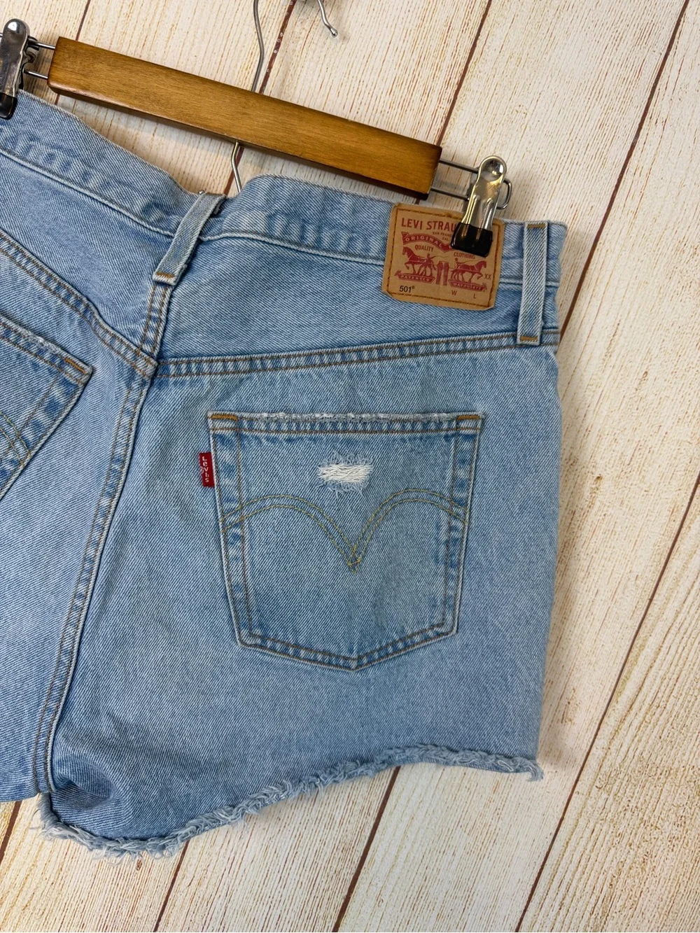 Levi’s 501 Original Distressed Cut-Off Denim Shorts W32 Light Wash High Rise